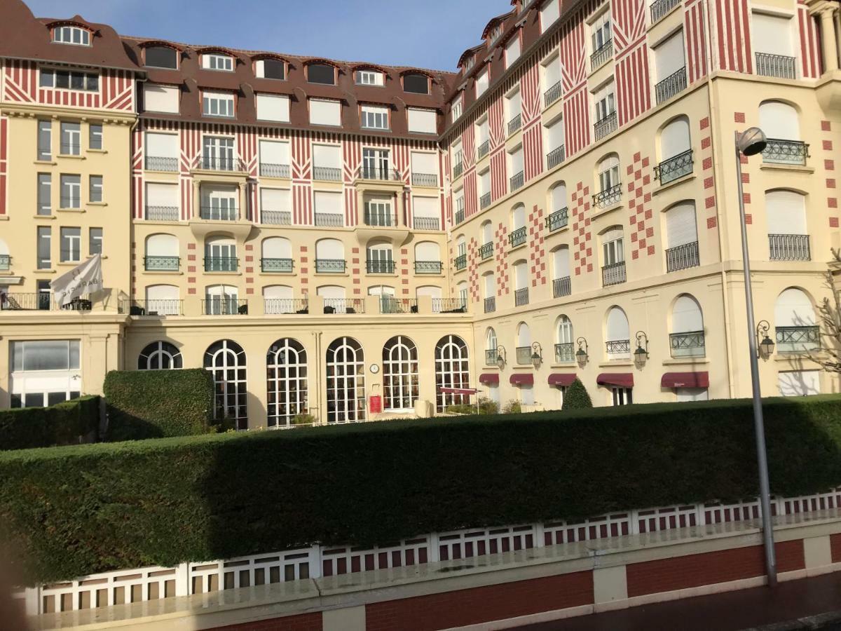 Le Royal Daire Deauville Dış mekan fotoğraf