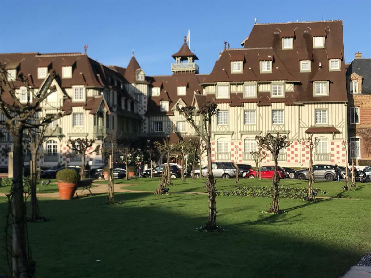 Le Royal Daire Deauville Dış mekan fotoğraf